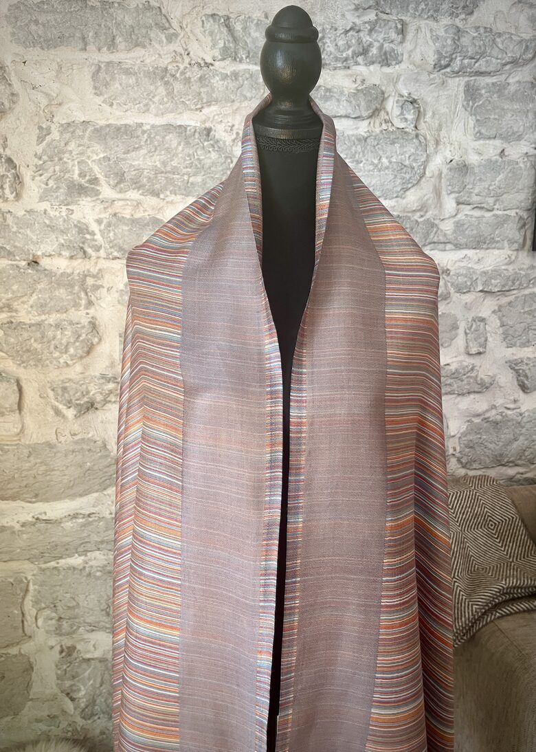 Triibuline Maahelk Sall