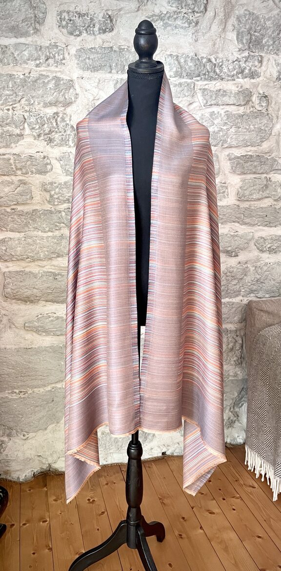 Triibuline Maahelk Sall