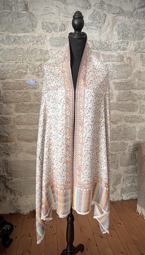 Hõbevalge Elegants Sall 