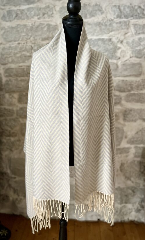 Õrn taevasinise ja kreemikas-beež Sall