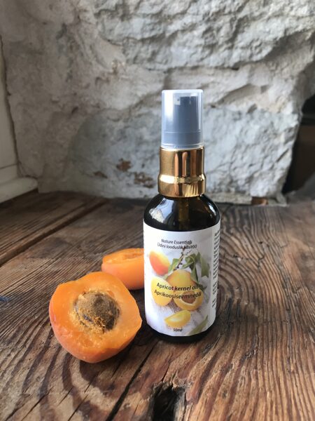 Organic Apricot kernel oil